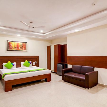 Treebo Trend Hotel Jp Plaza Nampally Hyderabad Exterior foto