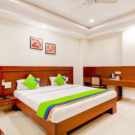 Treebo Trend Hotel Jp Plaza Nampally Hyderabad Exterior foto